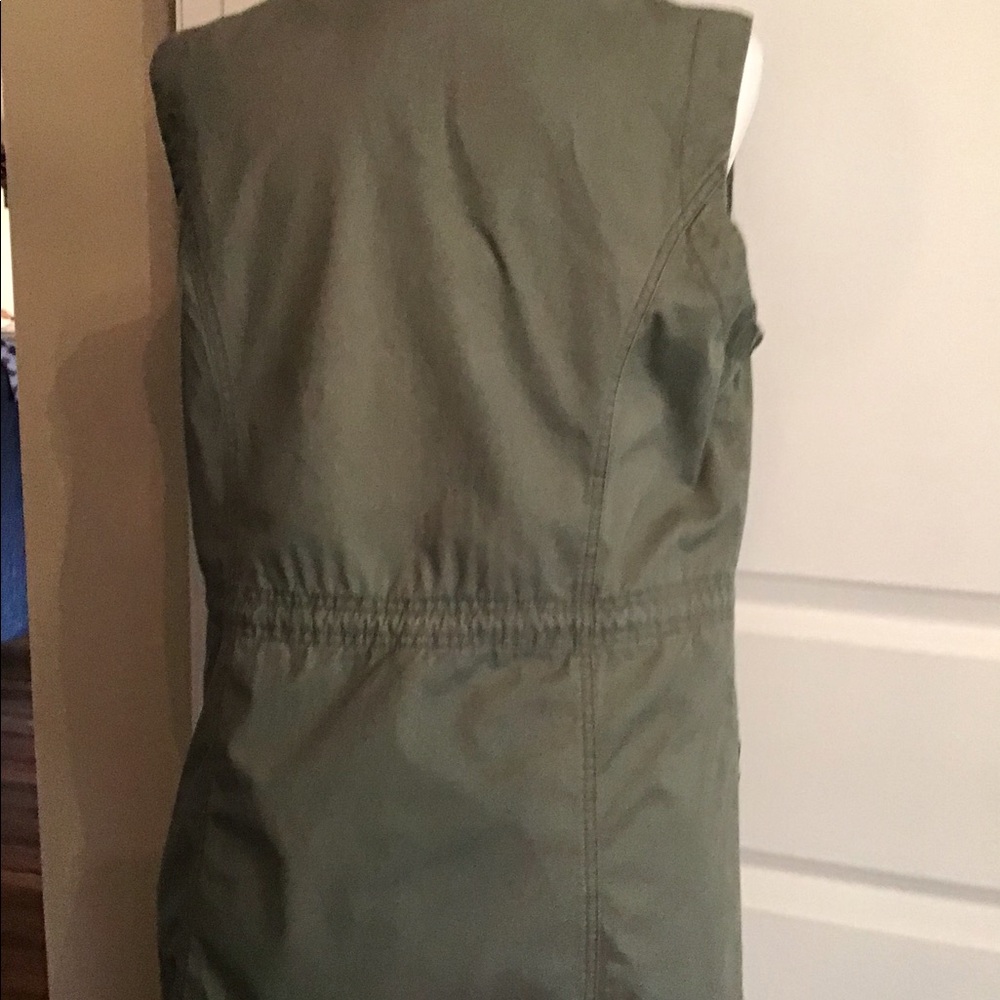 Vest - Picture 6 of 8